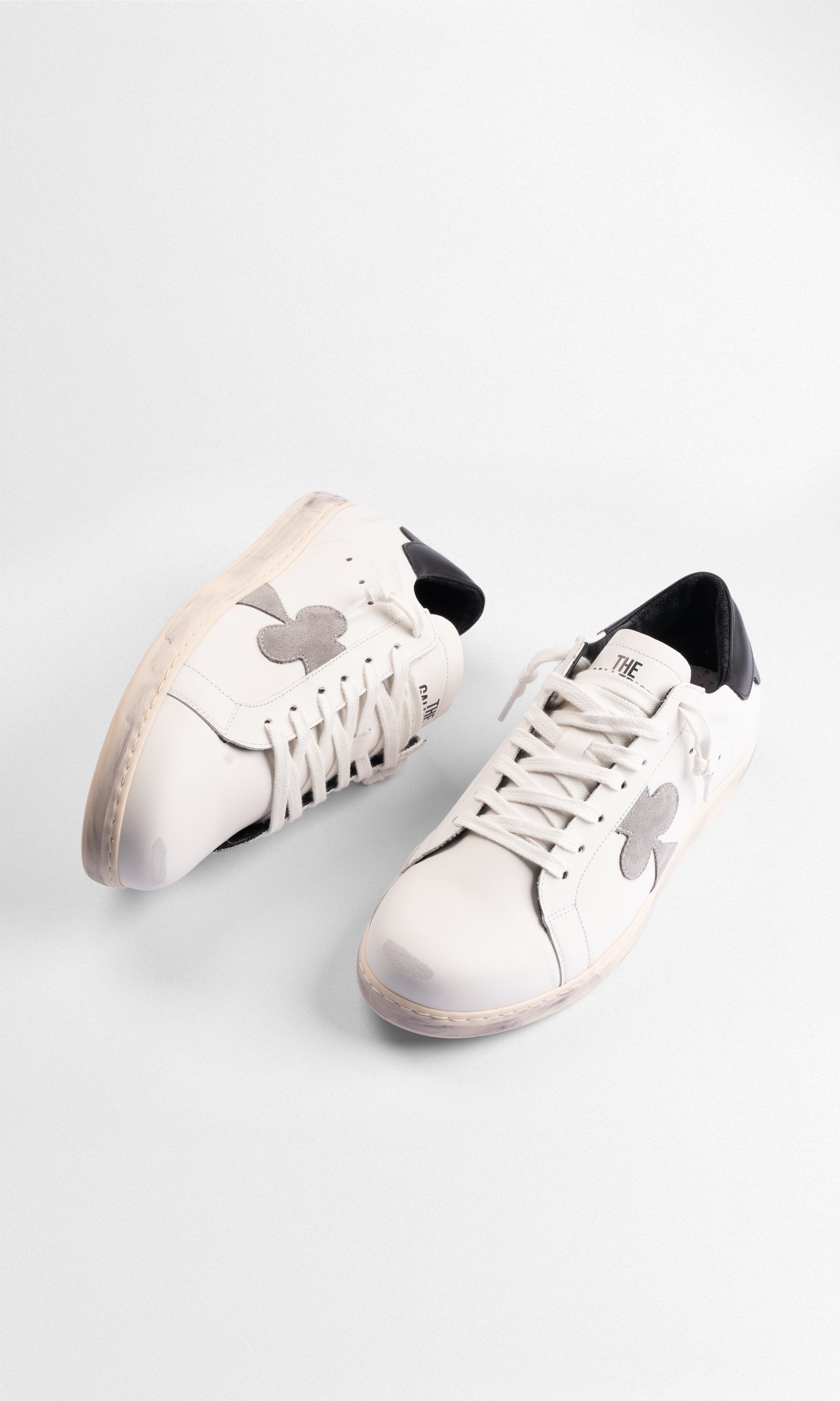Sneaker de Cuero Milano — Gray Clover (Black Heel)