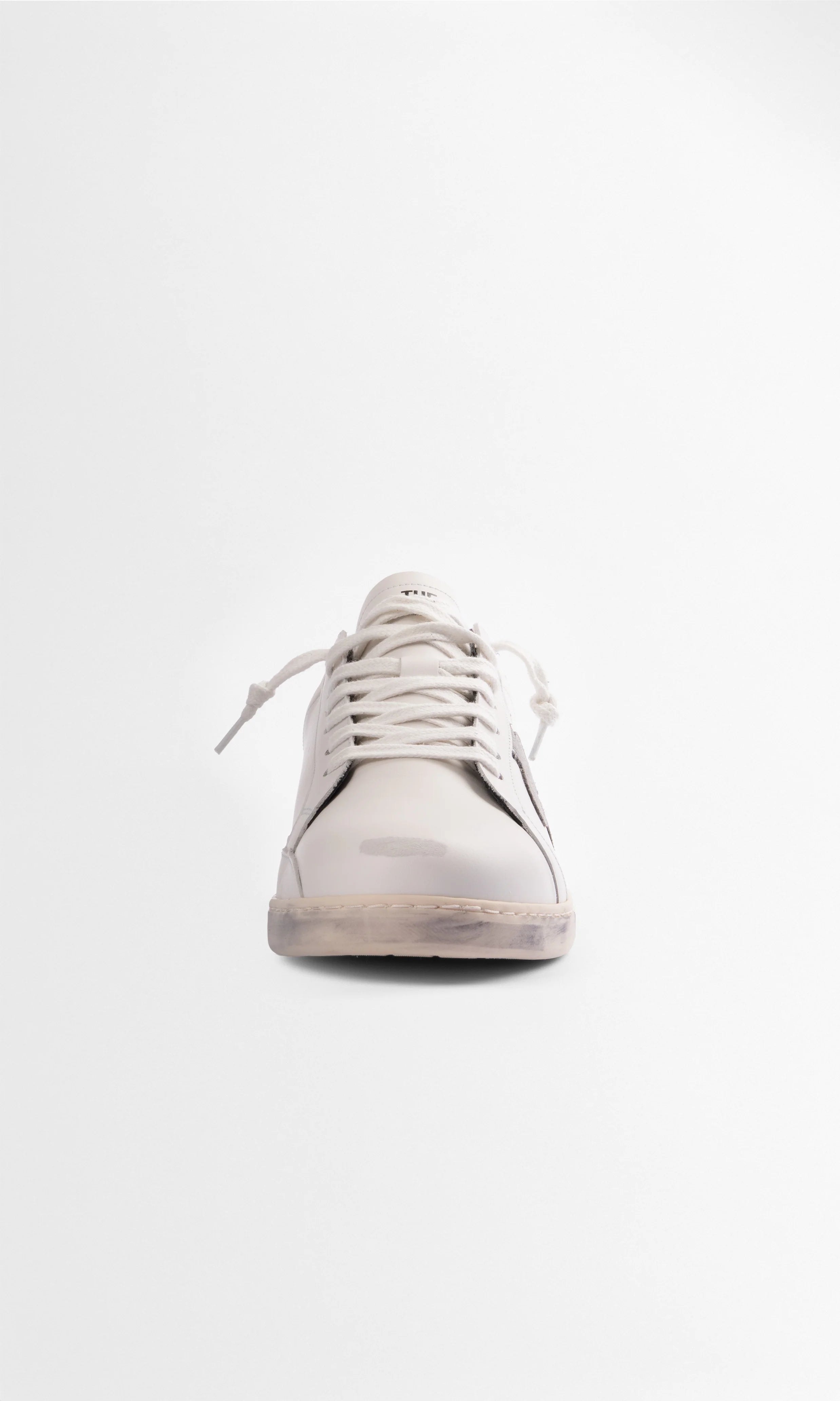 Sneaker de Cuero Milano — Gray Clover (Black Heel)