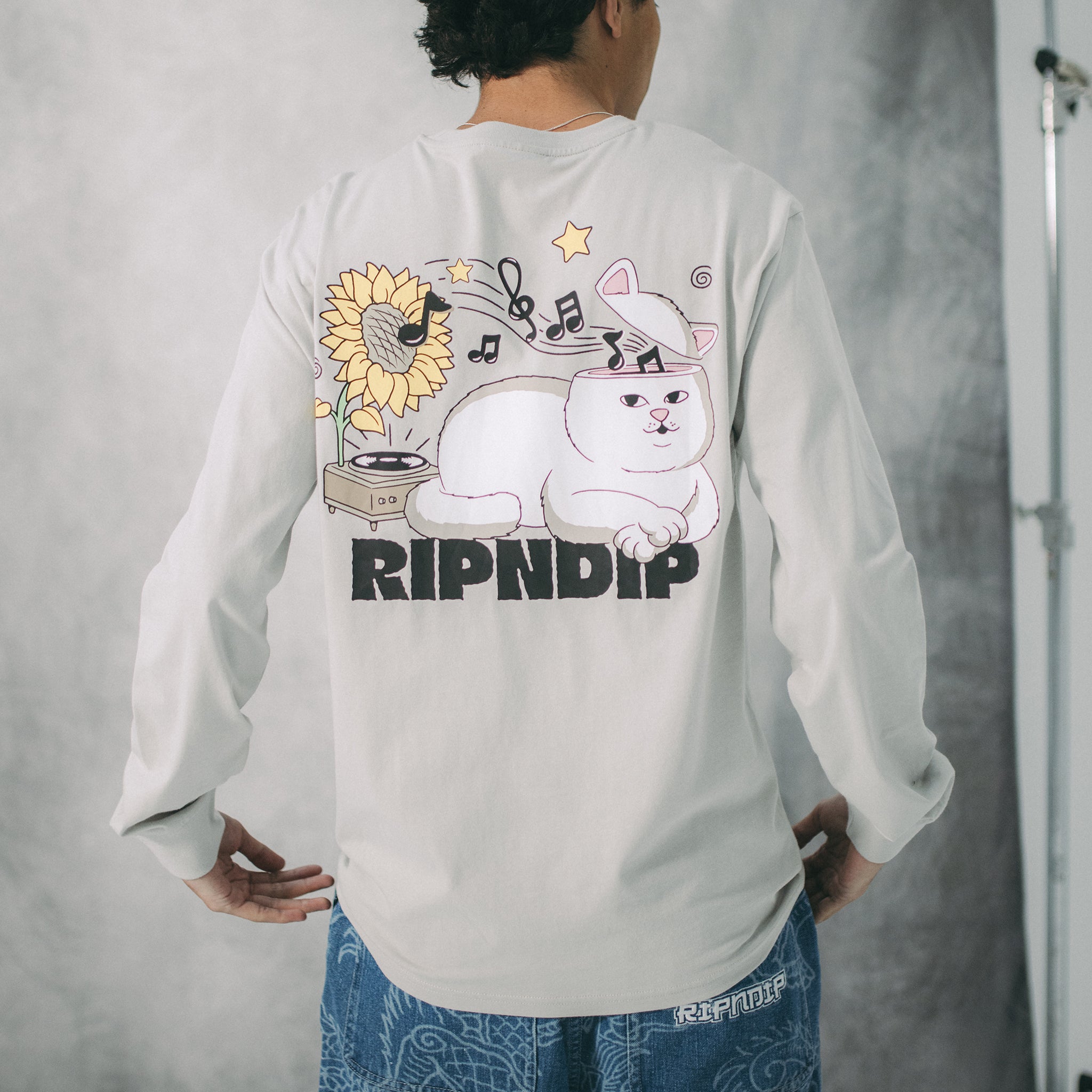 CAMIBUSO NO MUSIC NO LIFE Gris RIPNDIP